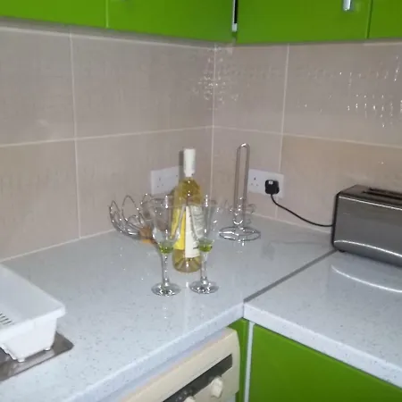 Amazing Center Flat 9 Green * Larnaca